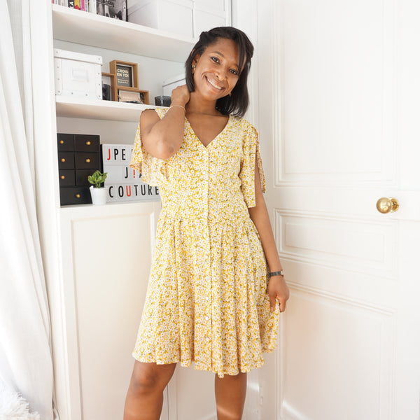 Pattern of a dress with a circle skirt